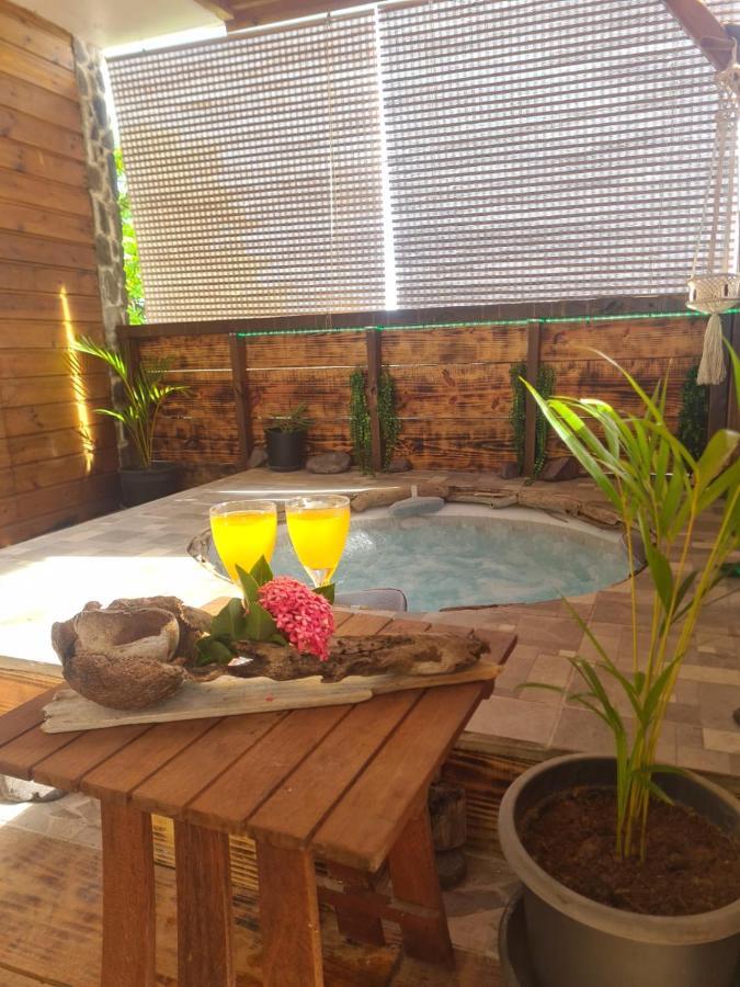 Kami Lodge F3 Jacuzzi Riviere-Salee Exteriör bild